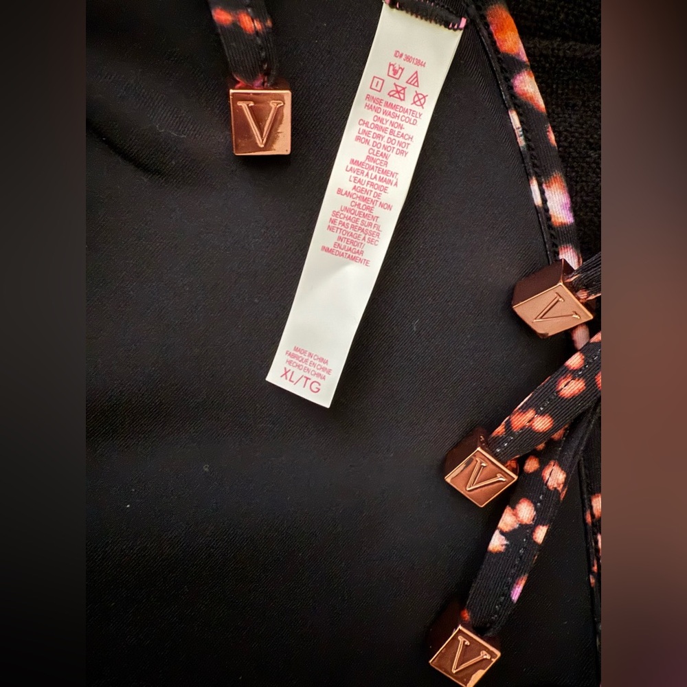 Victoria’s  Secret Galaxy Print Bikini Swim Top - Size XL/TG - Picture 6 of 6